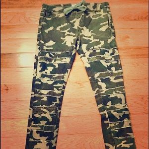 ARMY GREEN SHREDDED CAMO PANTS, 16!